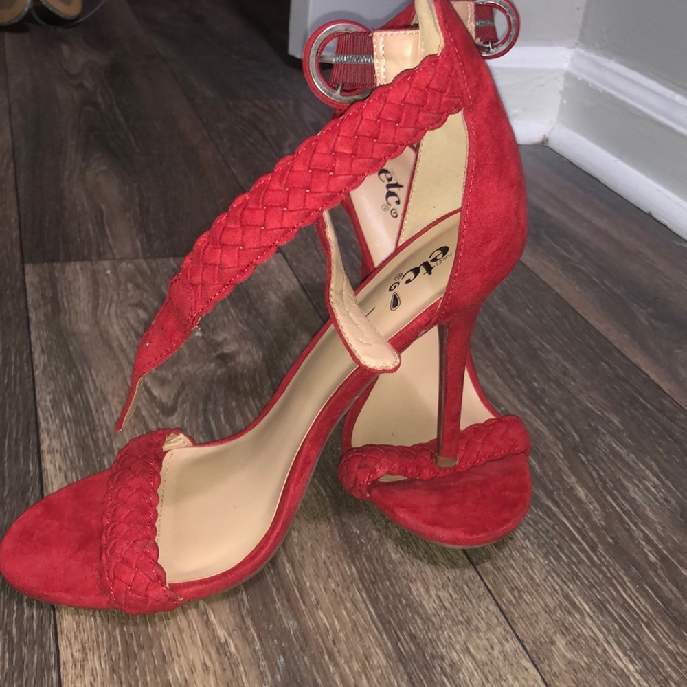 Red pumps !